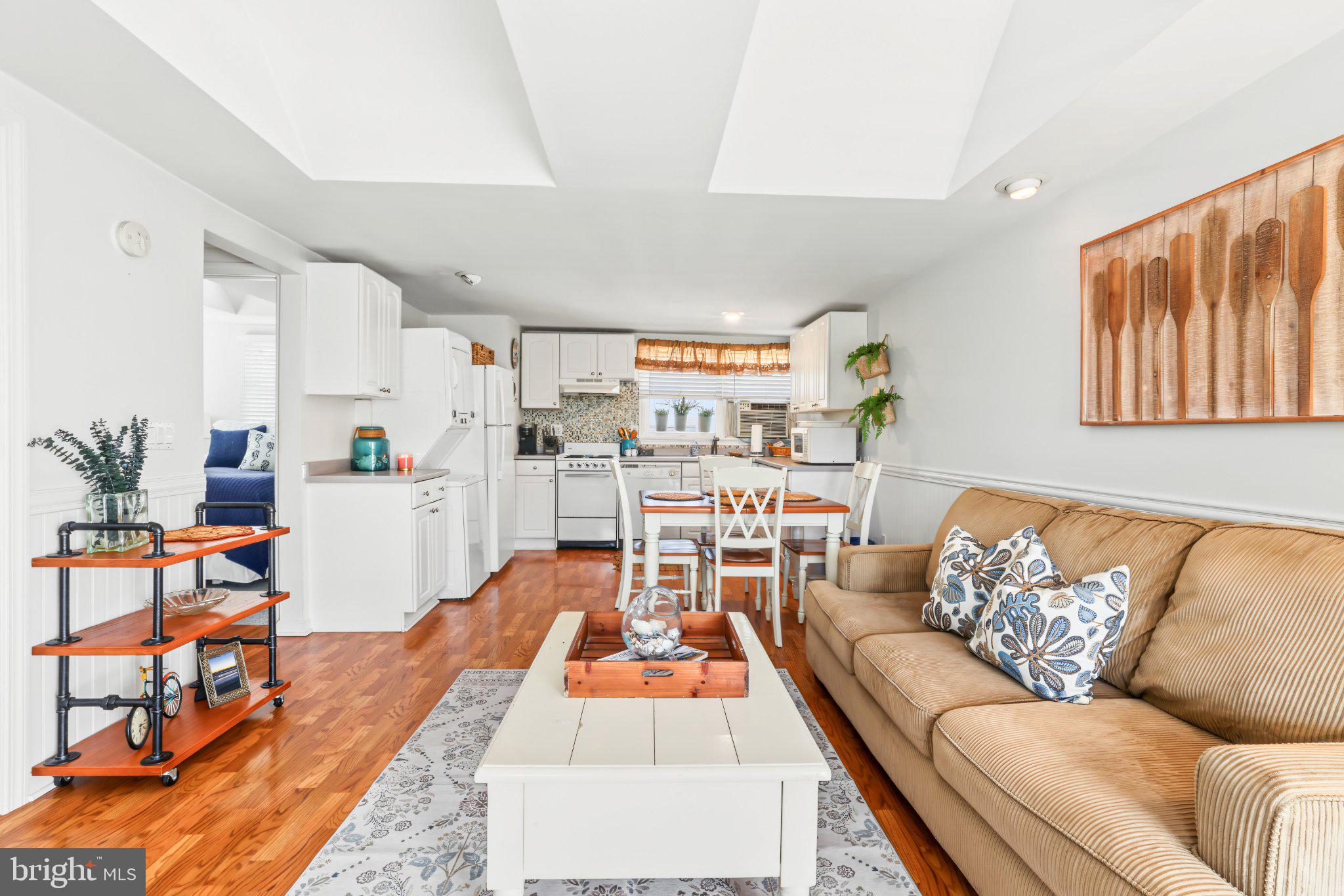 216 AMBER STREET 4