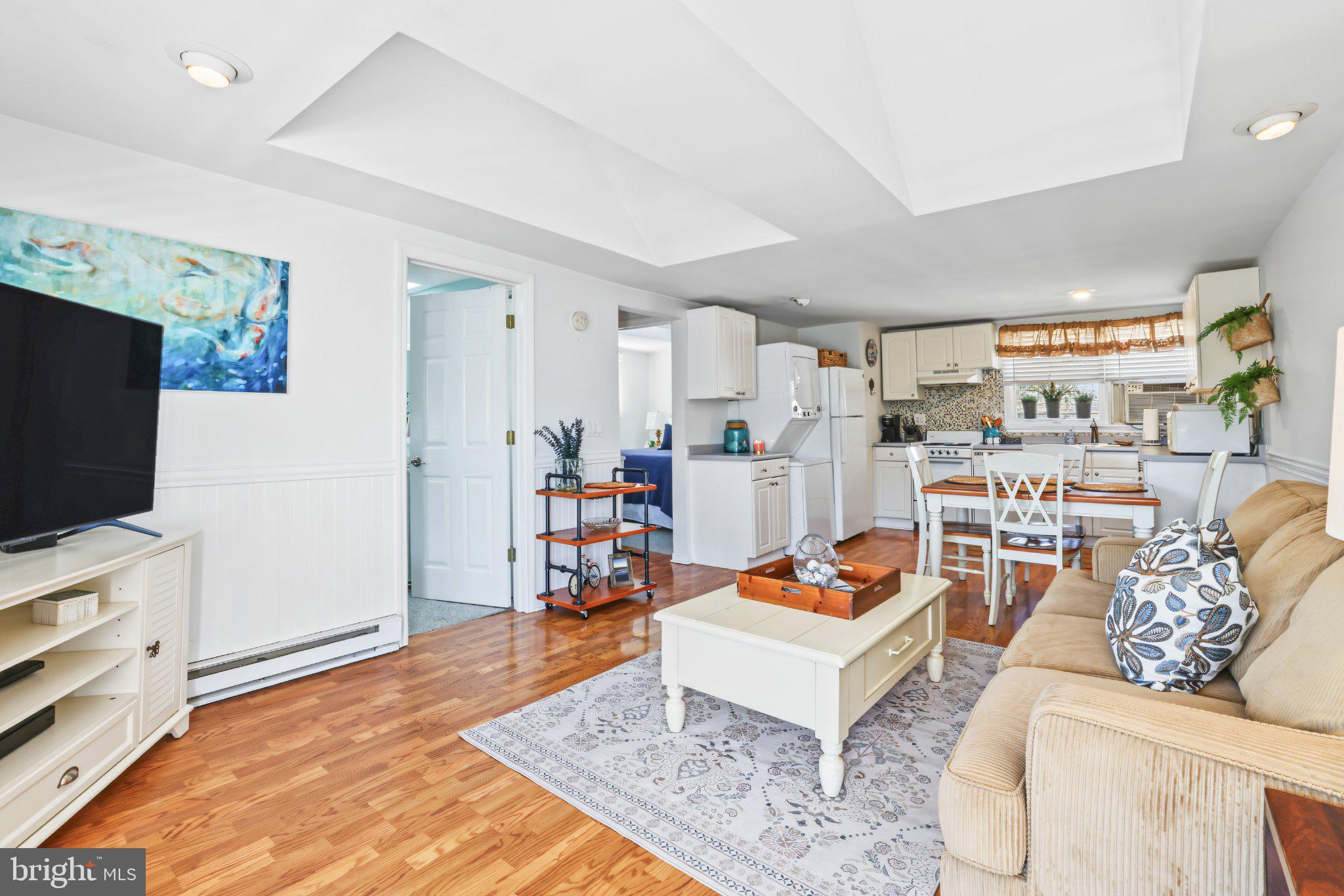 216 AMBER STREET 4