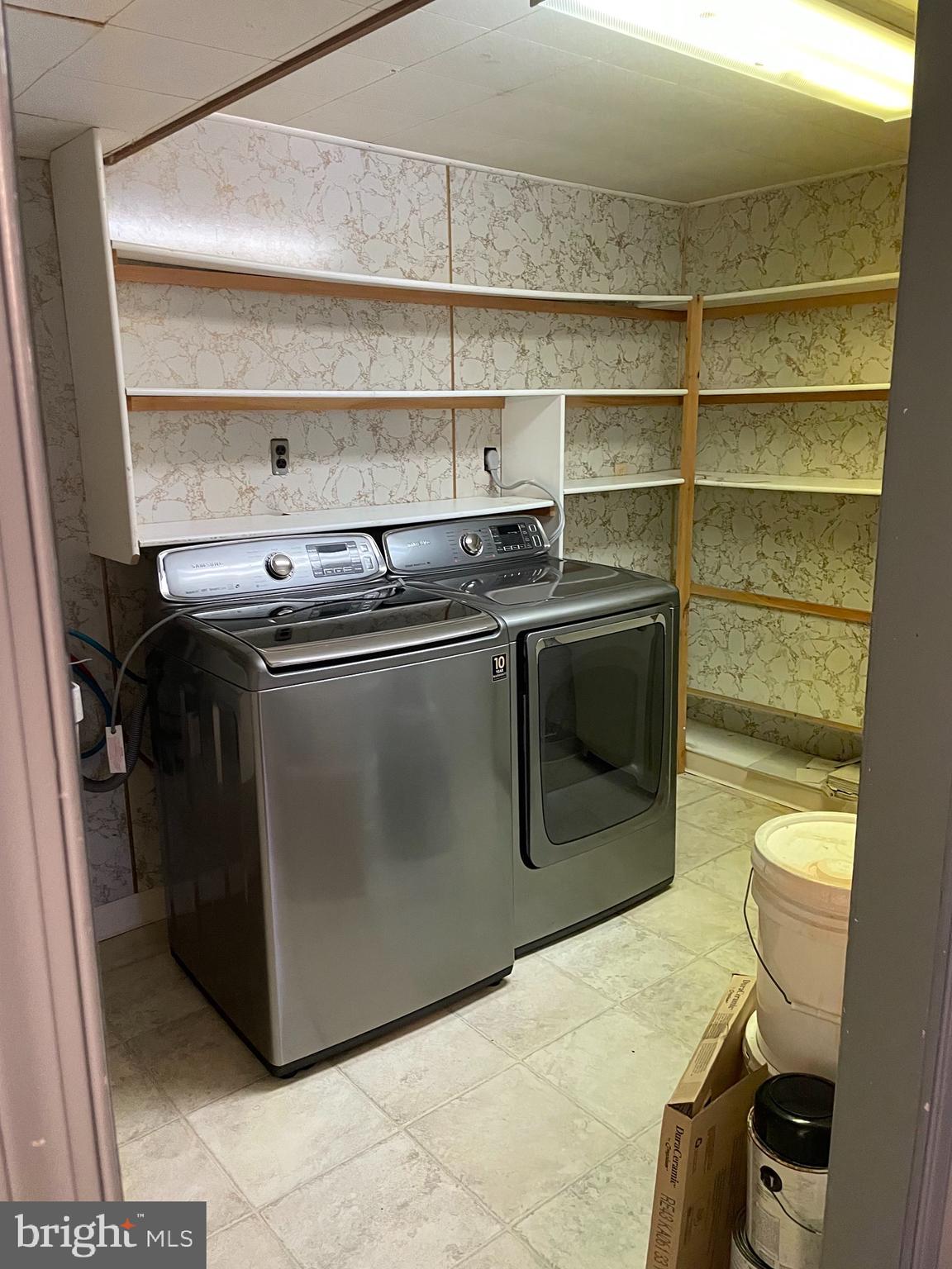 WILLIAMSBURG ESTATES - Residential