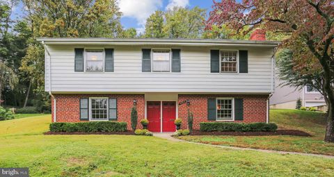 Photo of 11412 ORLEANS WAY, KENSINGTON, MD 20895 (MLS # MDMC2077056)