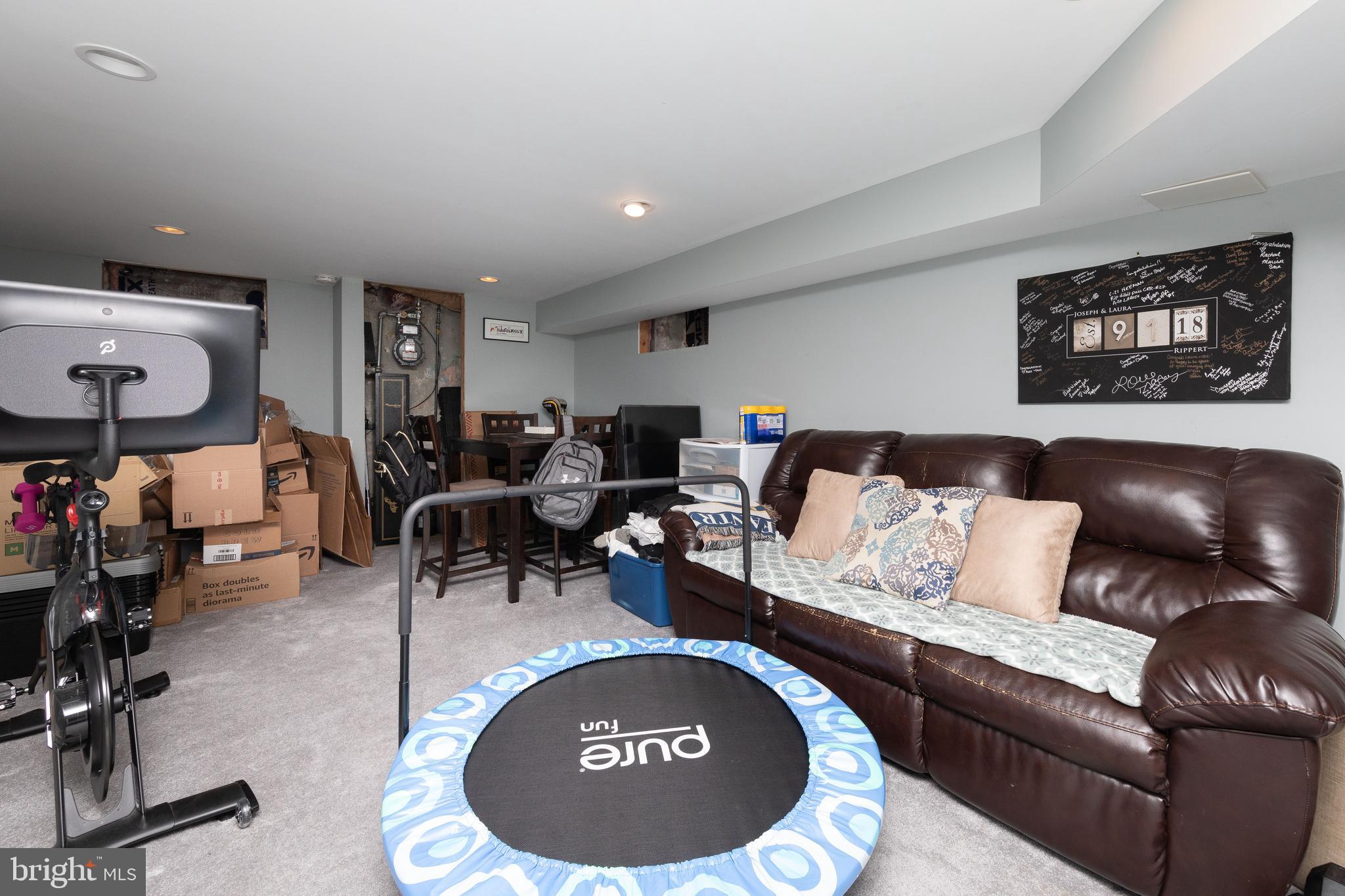 ROXBOROUGH - Residential Lease