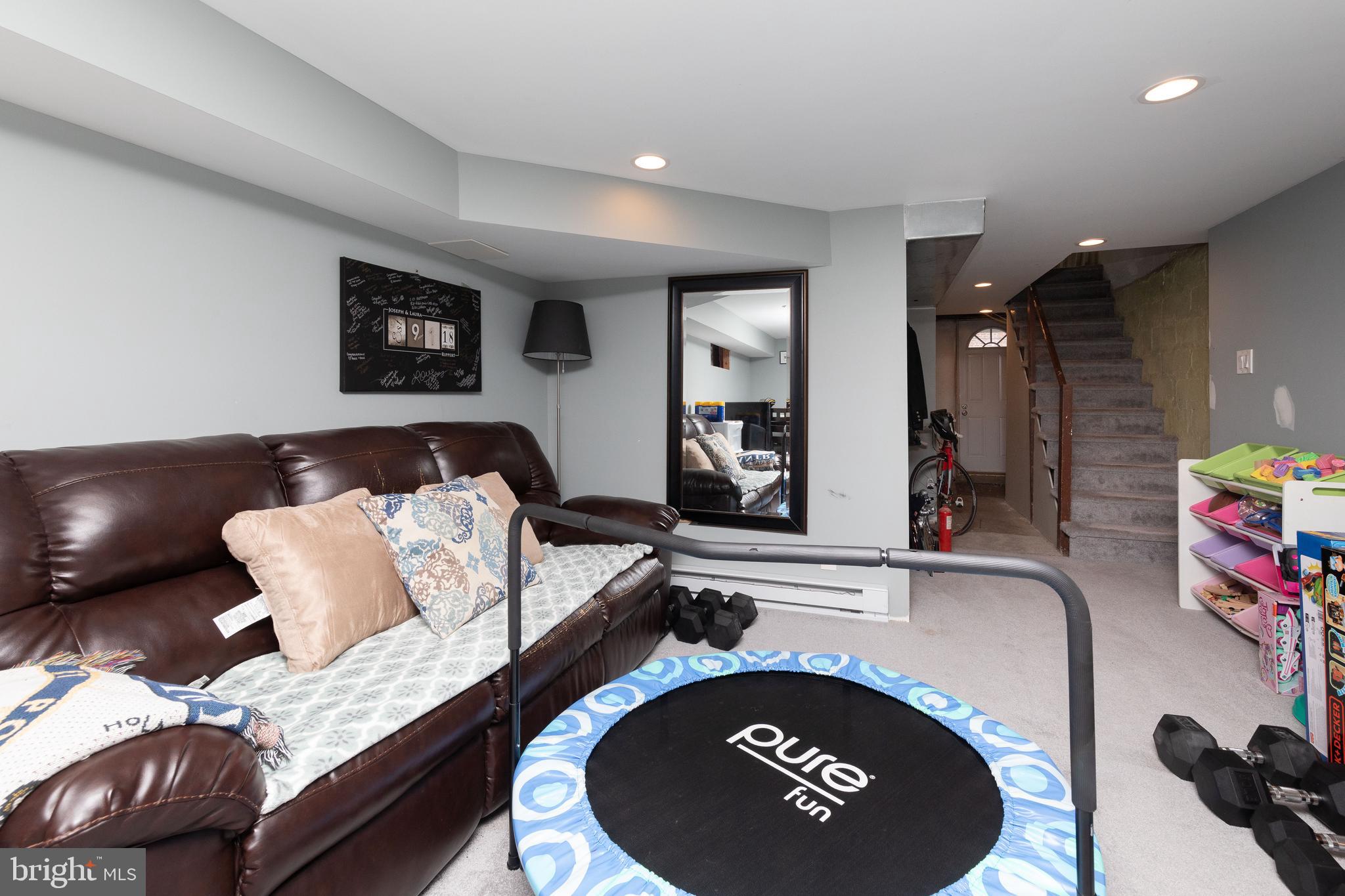 ROXBOROUGH - Residential Lease