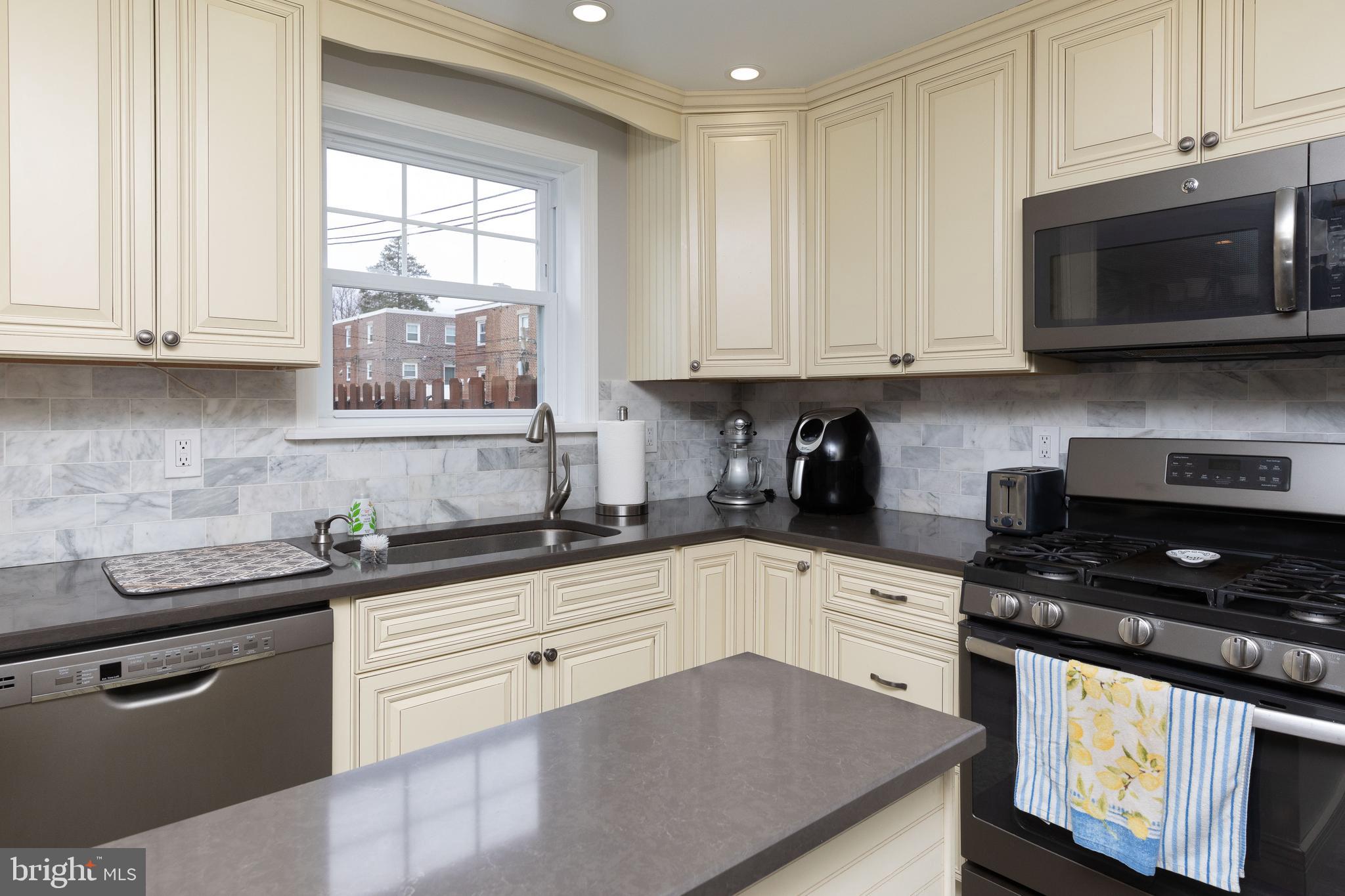 ROXBOROUGH - Residential Lease