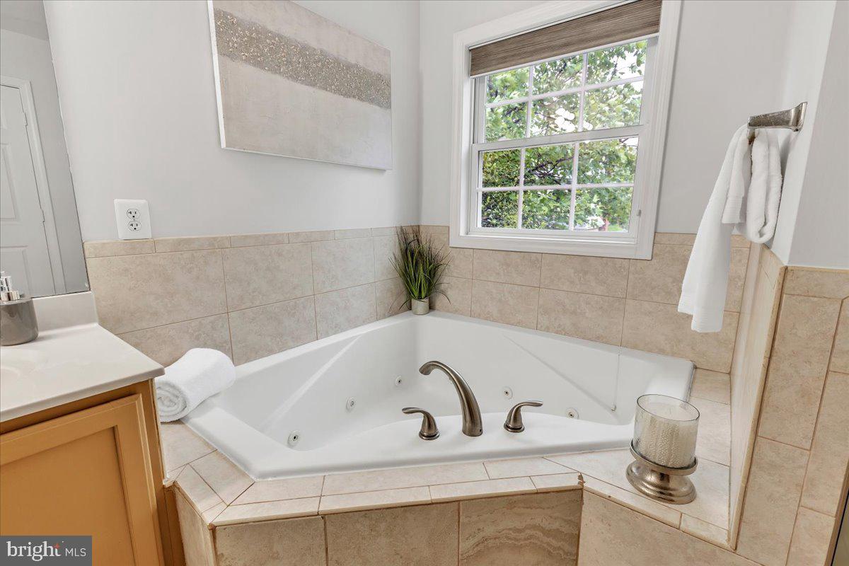 ADDISON HEIGHTS - Residential