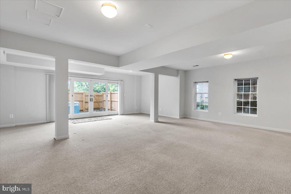 ADDISON HEIGHTS - Residential