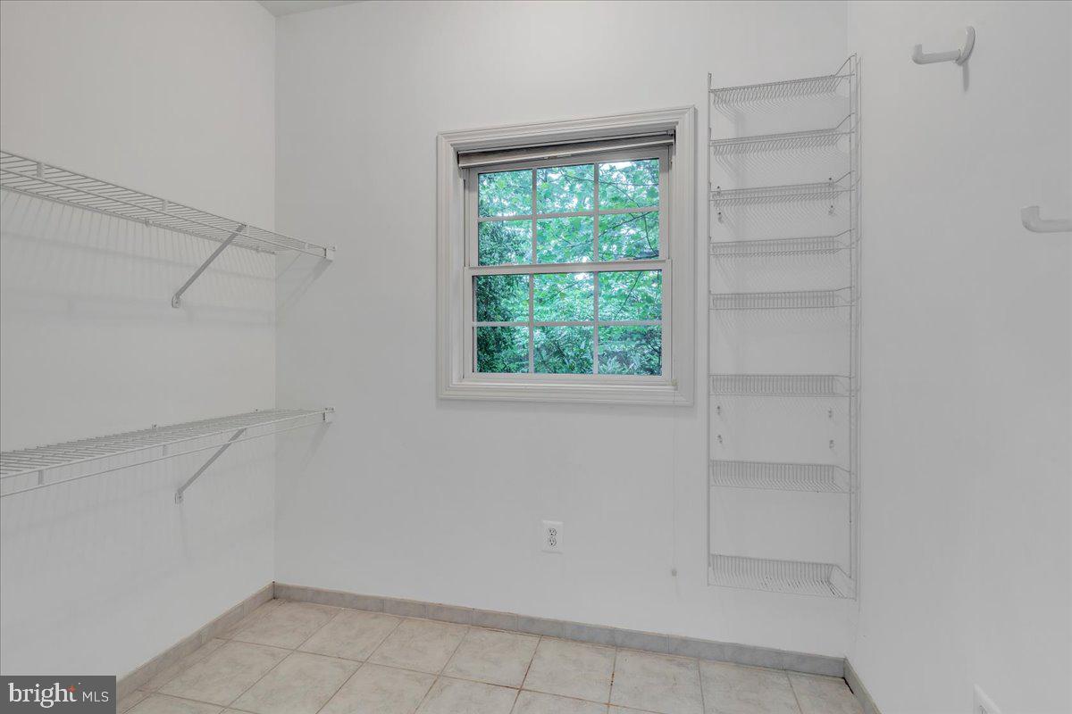 ADDISON HEIGHTS - Residential