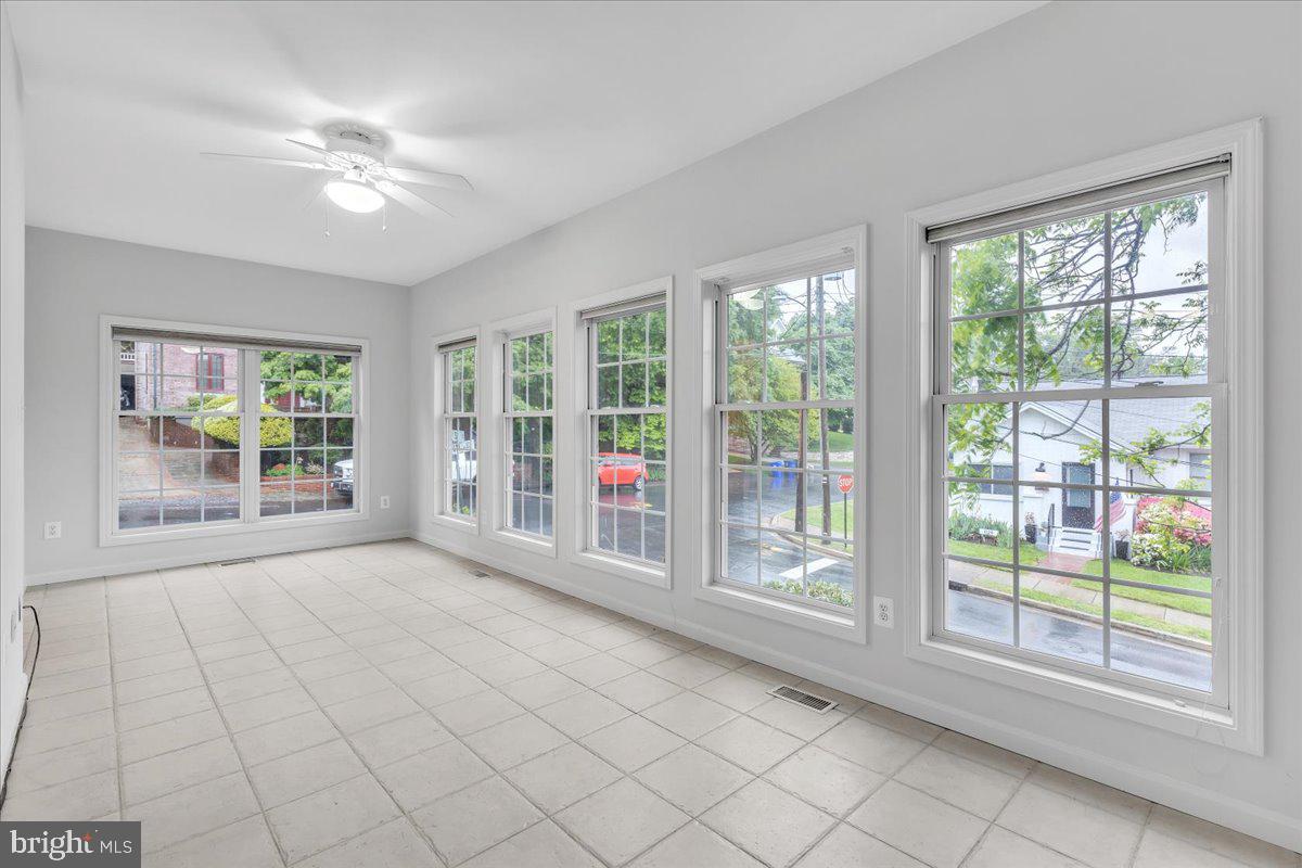 ADDISON HEIGHTS - Residential