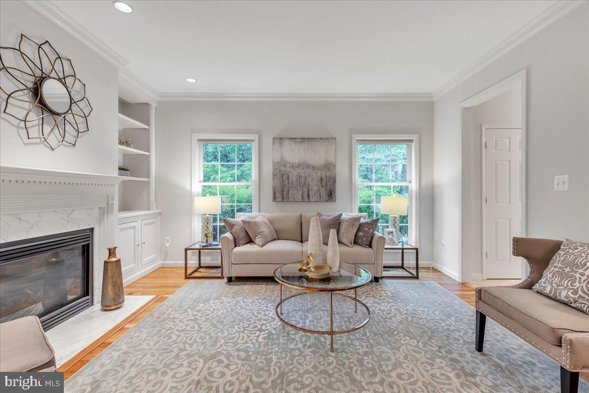 ADDISON HEIGHTS - Residential