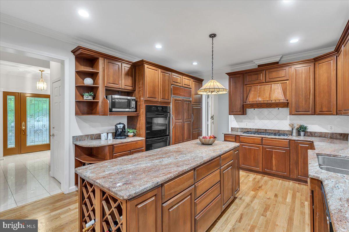 ADDISON HEIGHTS - Residential