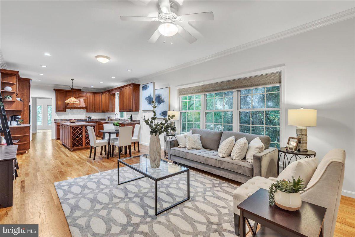 ADDISON HEIGHTS - Residential