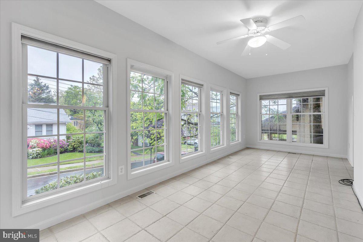 ADDISON HEIGHTS - Residential