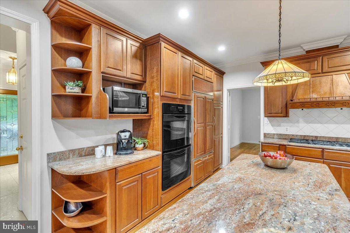 ADDISON HEIGHTS - Residential