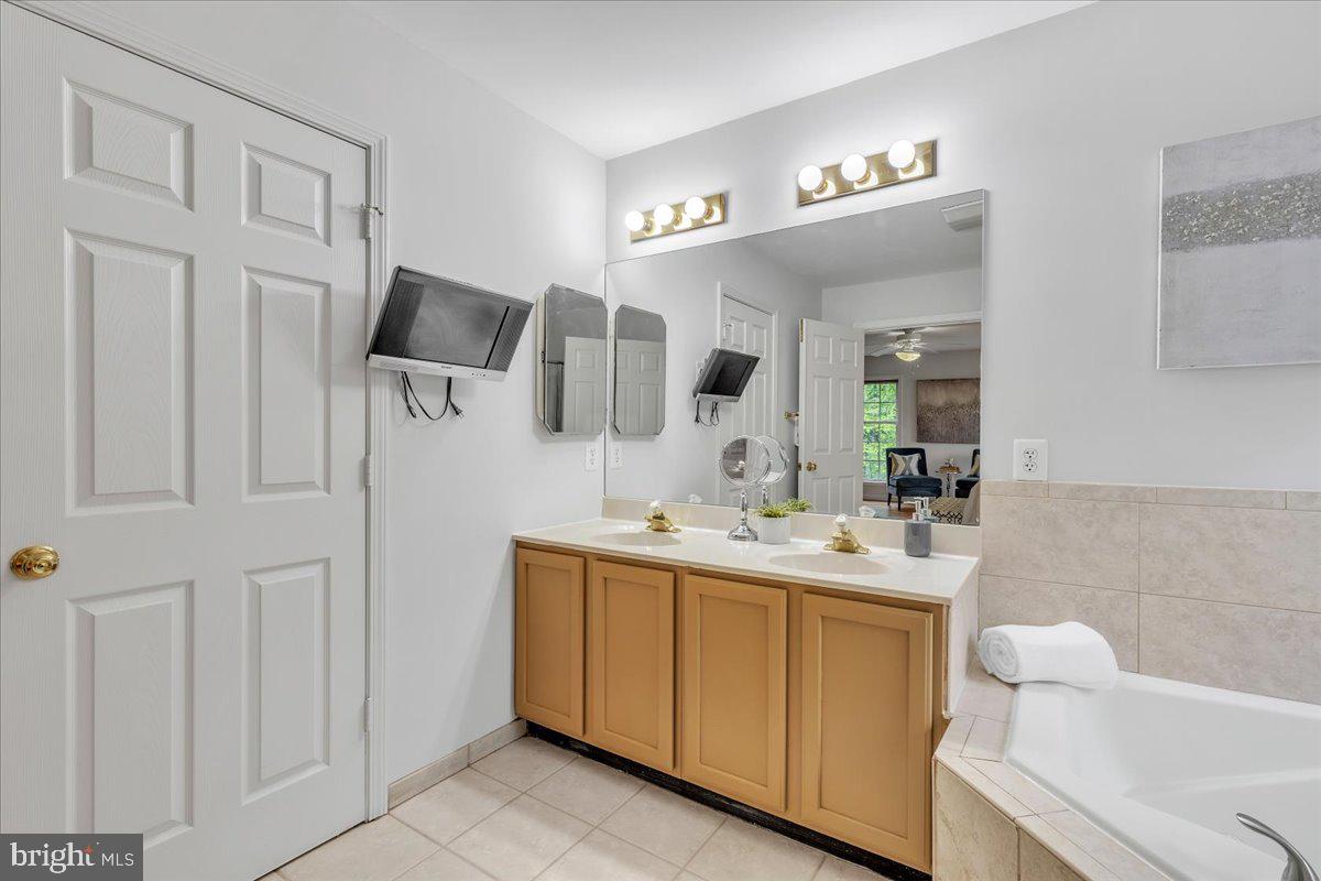 ADDISON HEIGHTS - Residential