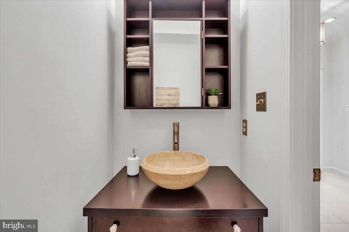 ADDISON HEIGHTS - Residential