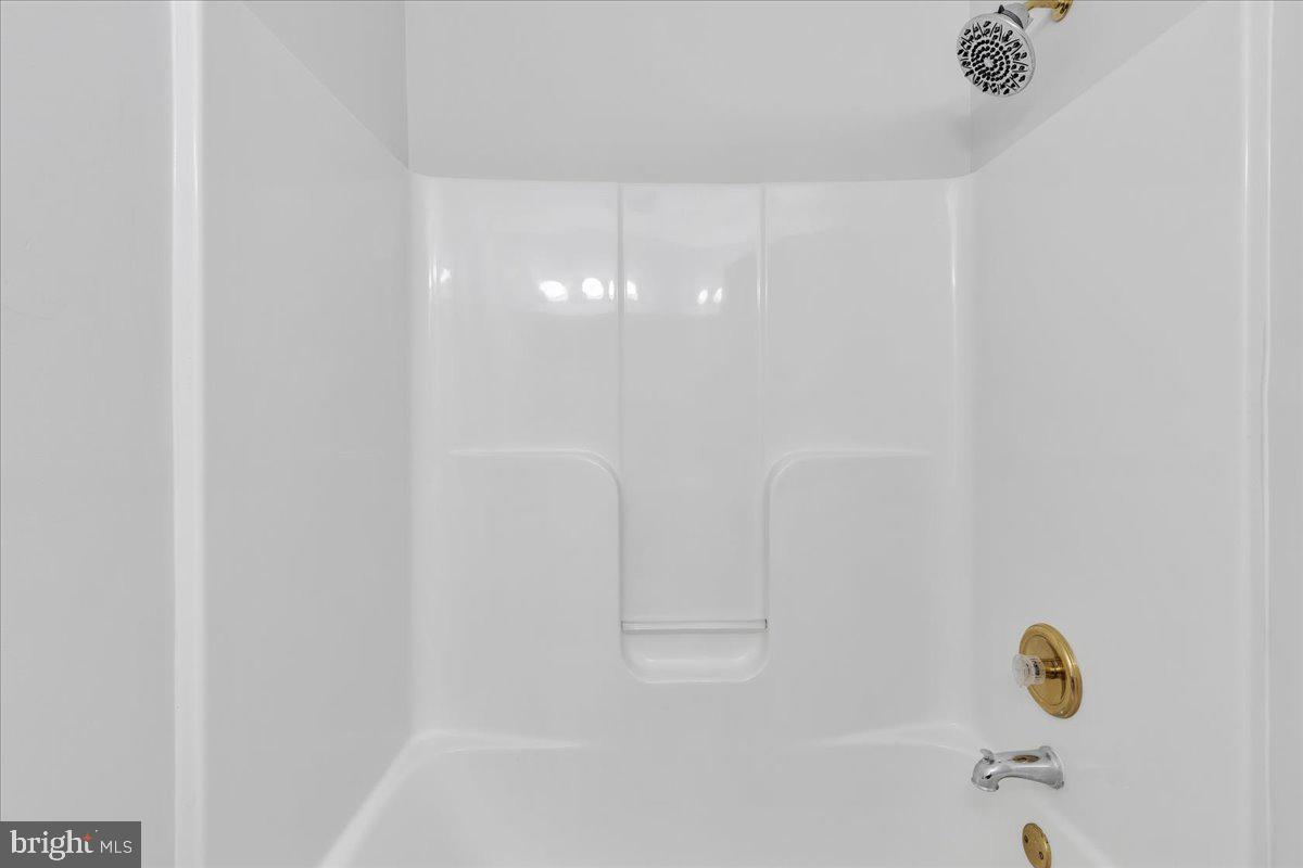 ADDISON HEIGHTS - Residential