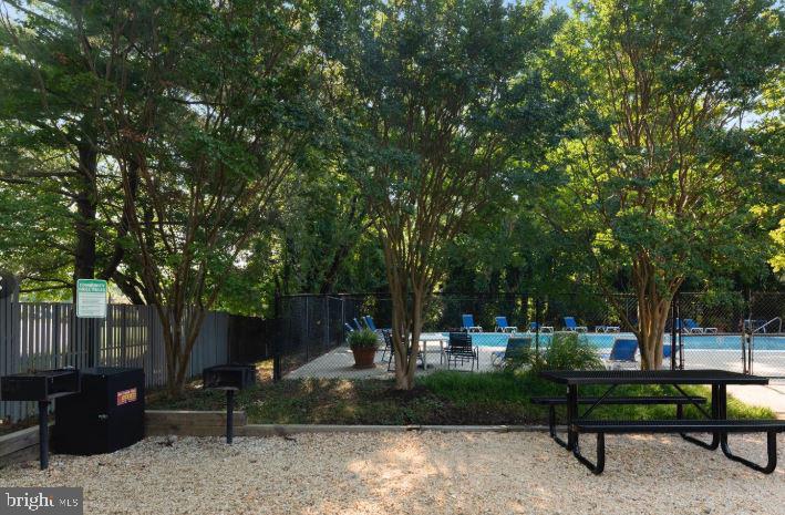 LAKE HERON CONDOMINIUMS - Residential