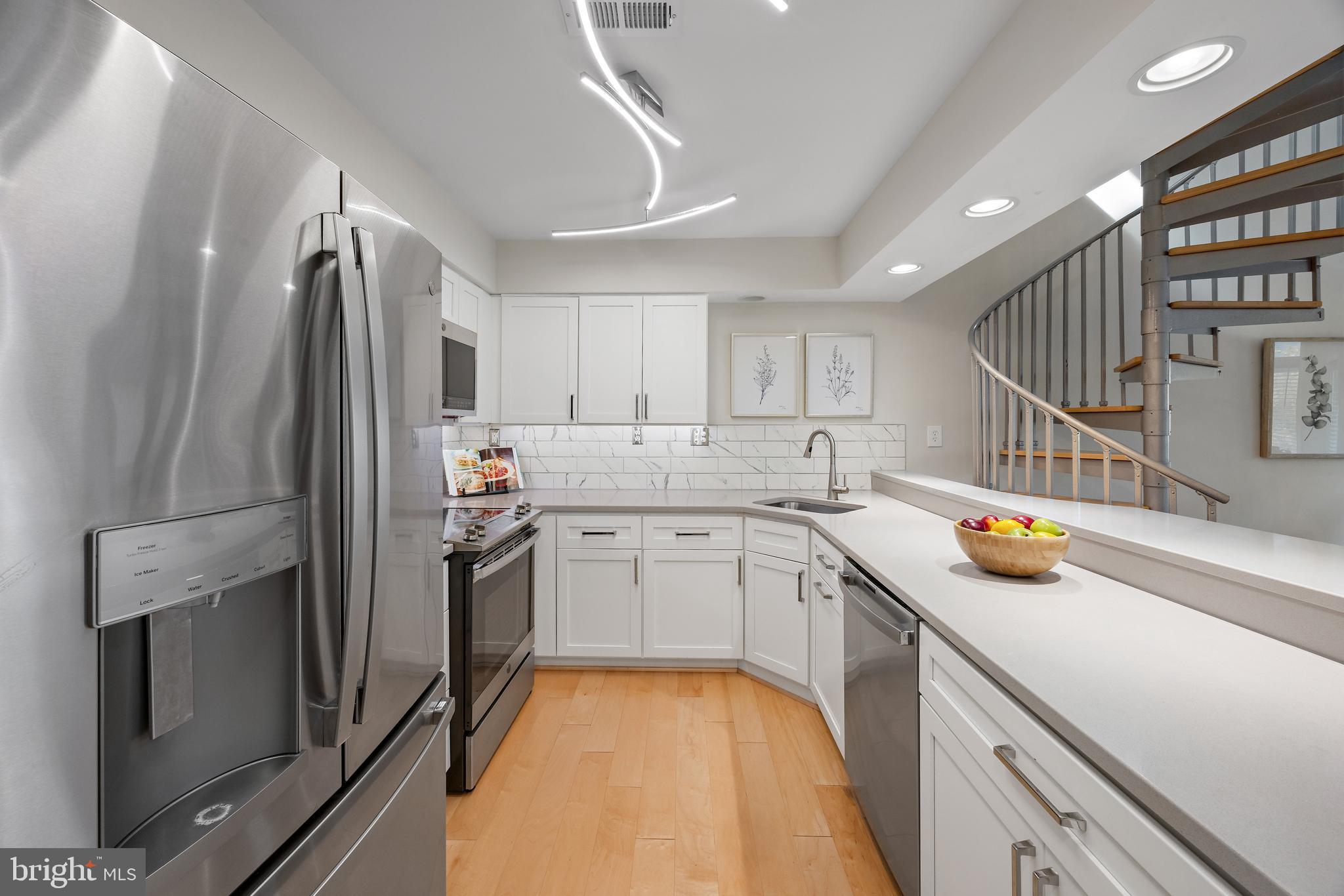 LAKE HERON CONDOMINIUMS - Residential