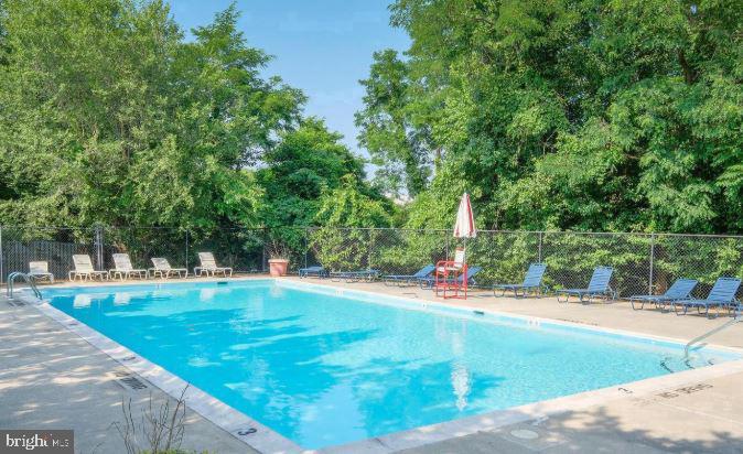 LAKE HERON CONDOMINIUMS - Residential