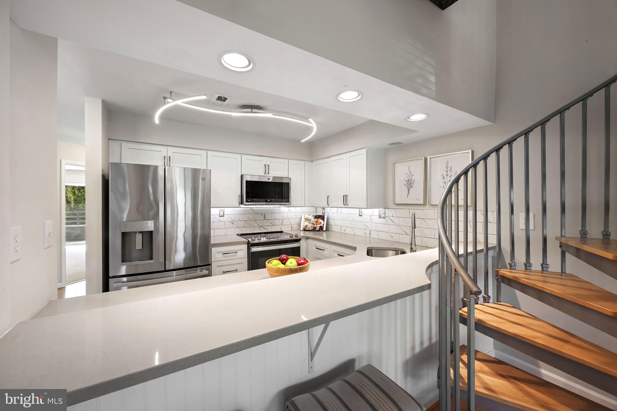 LAKE HERON CONDOMINIUMS - Residential