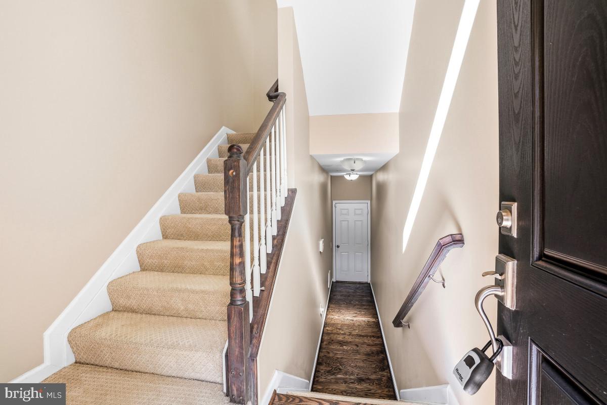 121 COPLEY CIRCLE 34B