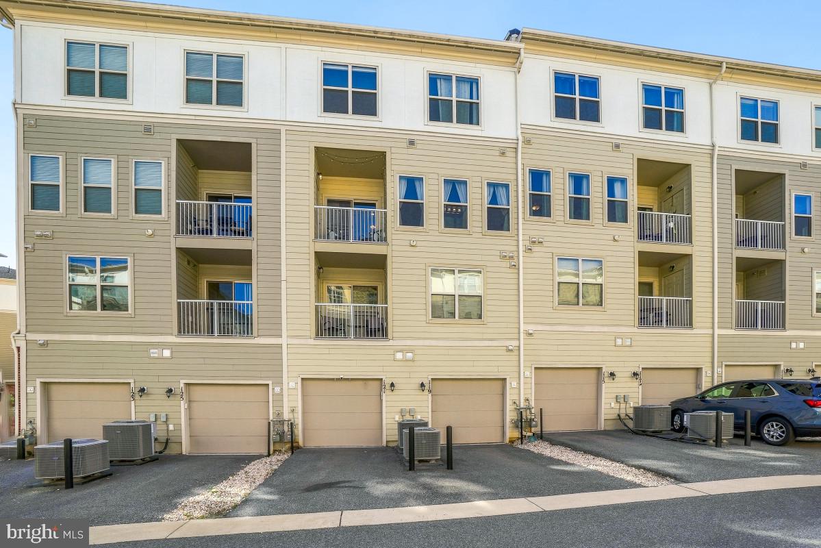 121 COPLEY CIRCLE 34B