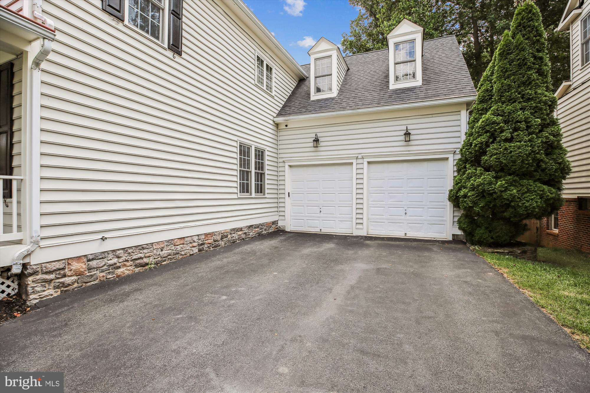 LAKELANDS - Residential