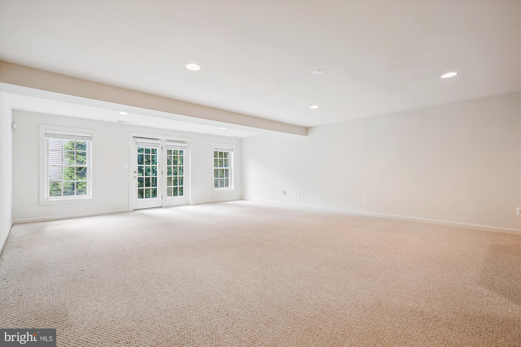 LAKELANDS - Residential