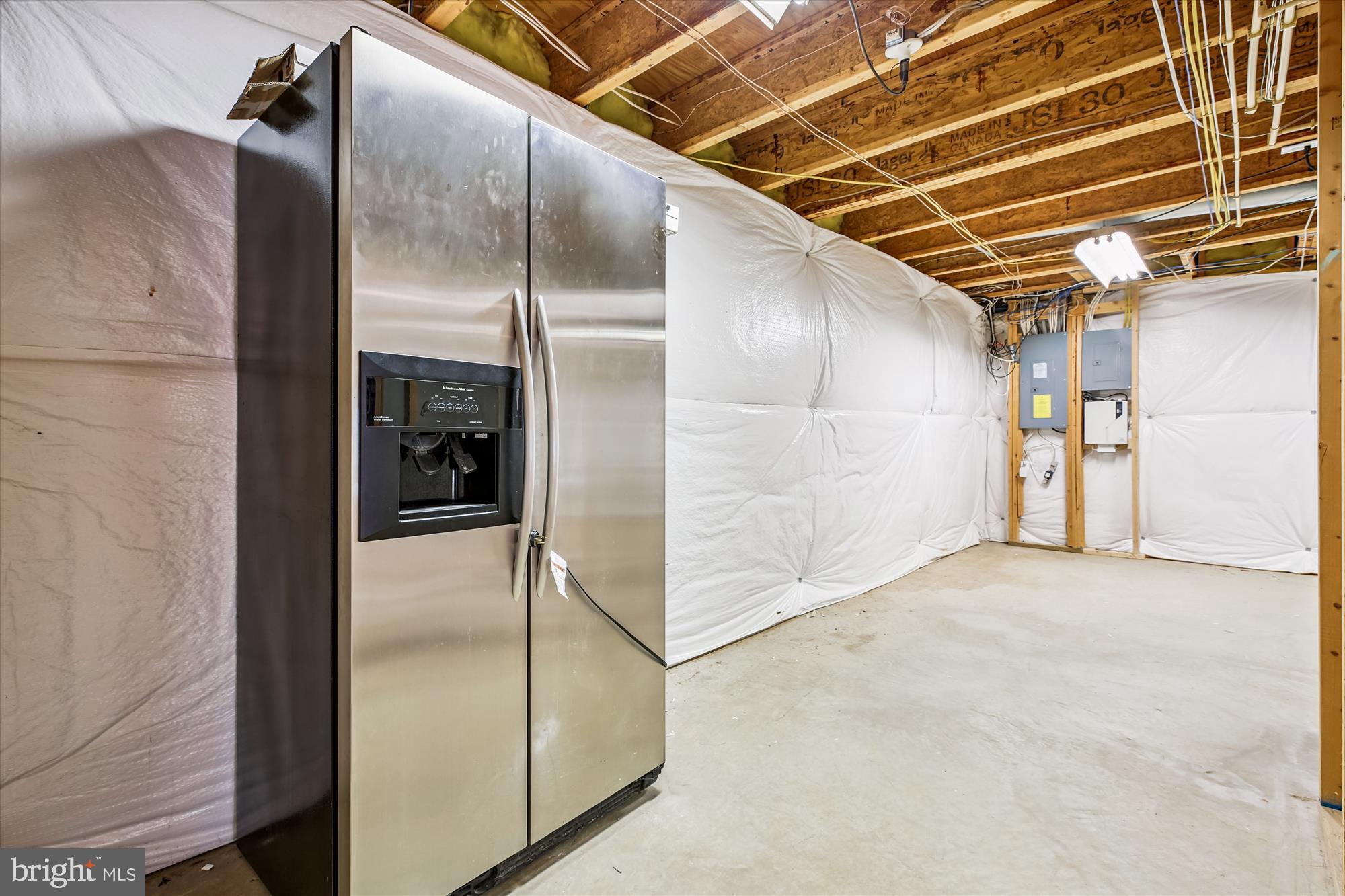 LAKELANDS - Residential