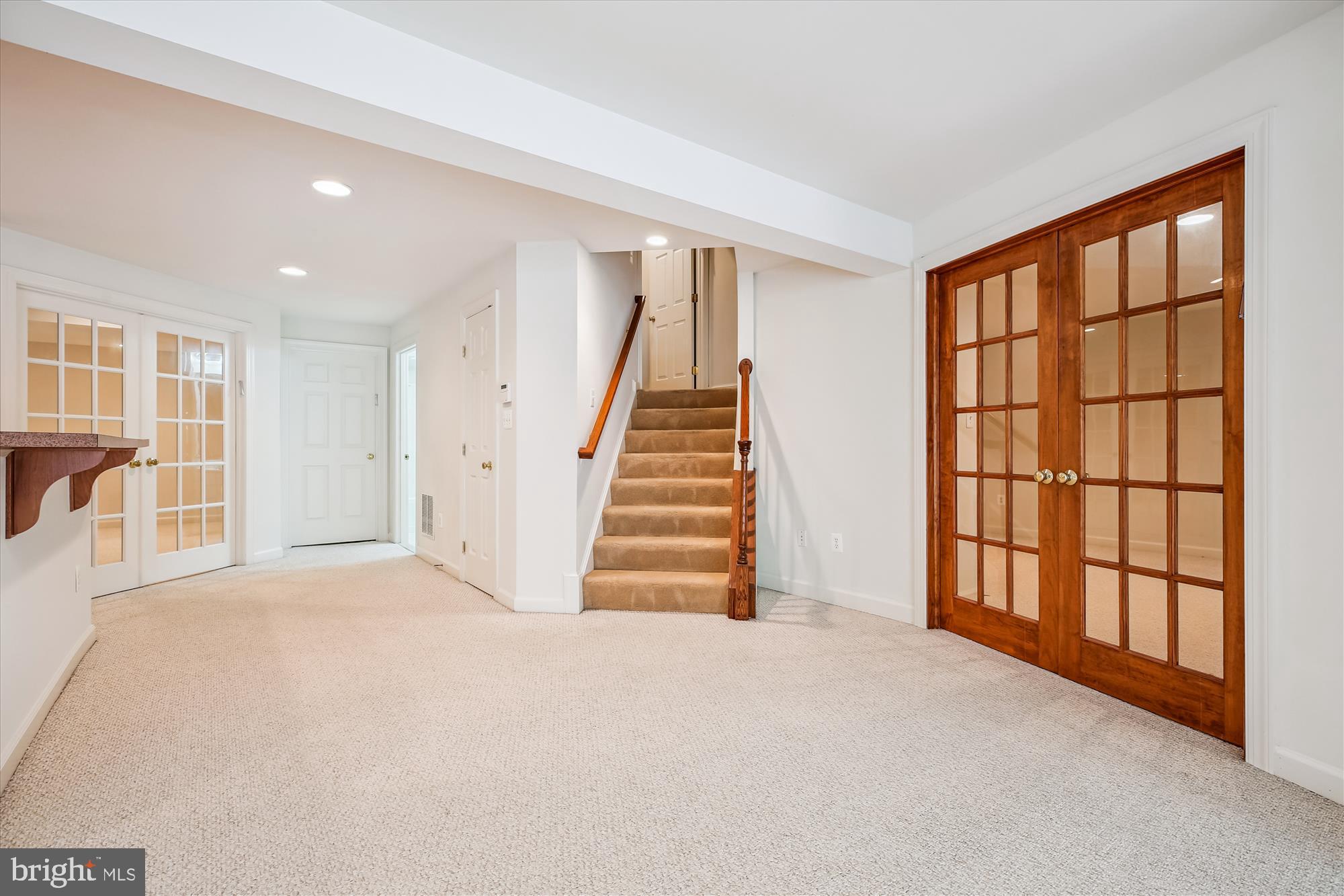 LAKELANDS - Residential