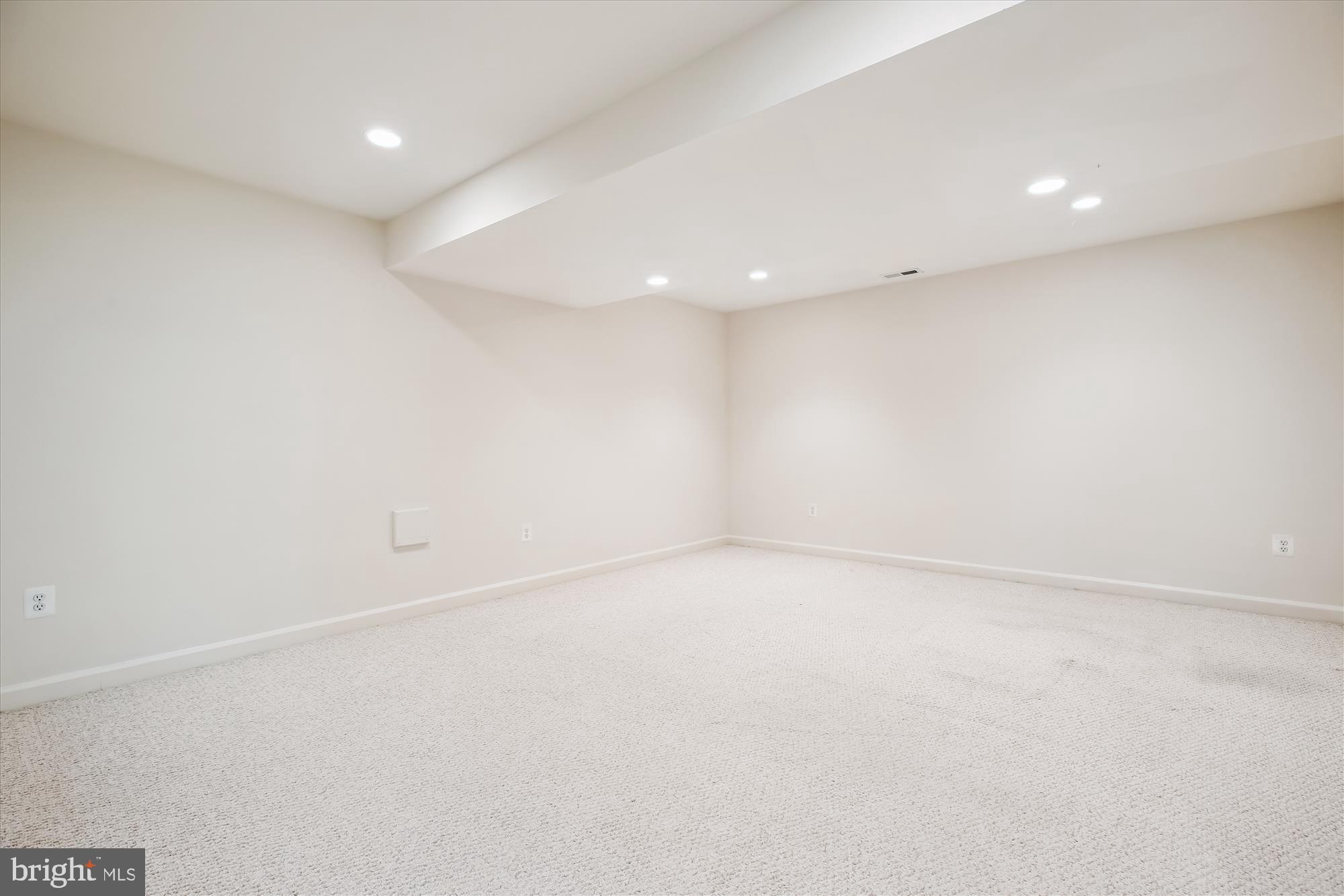 LAKELANDS - Residential