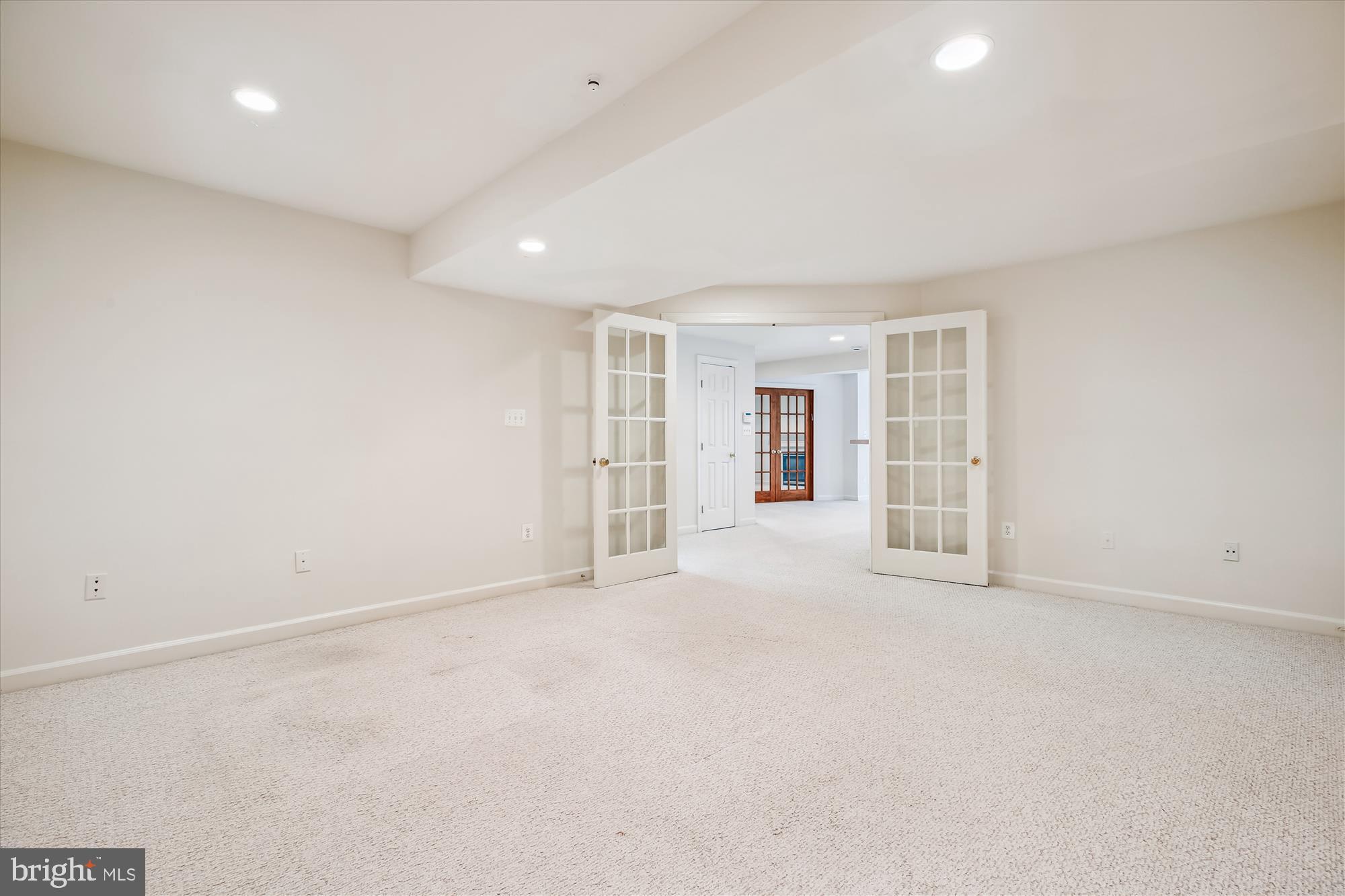 LAKELANDS - Residential