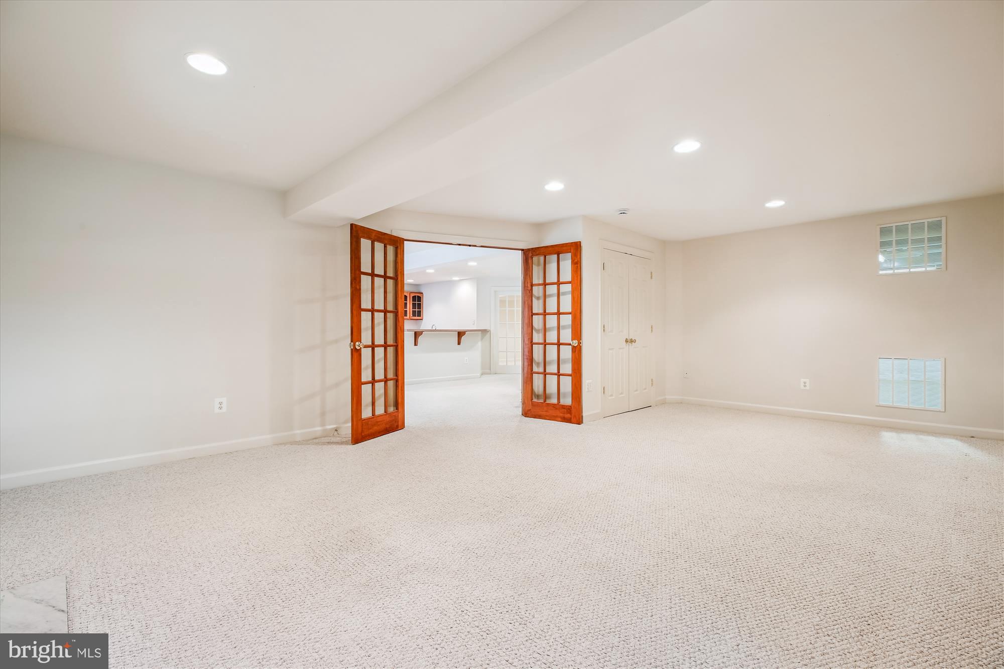 LAKELANDS - Residential