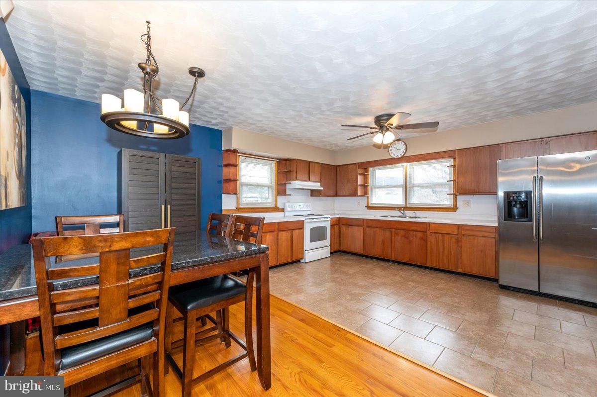 YELLOW SPRINGS - Residential