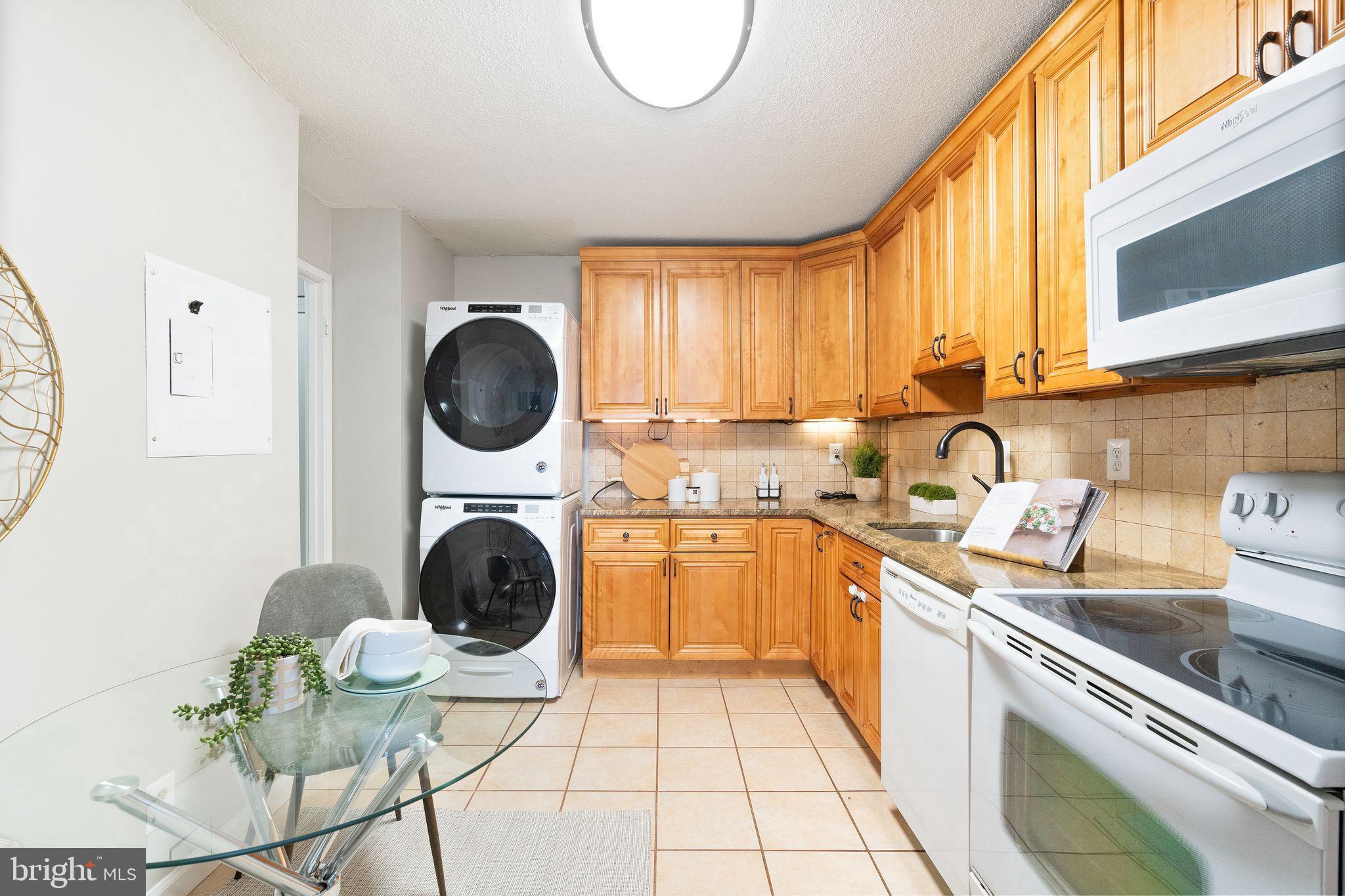 WATERGATE AT LANDMARK - Residential