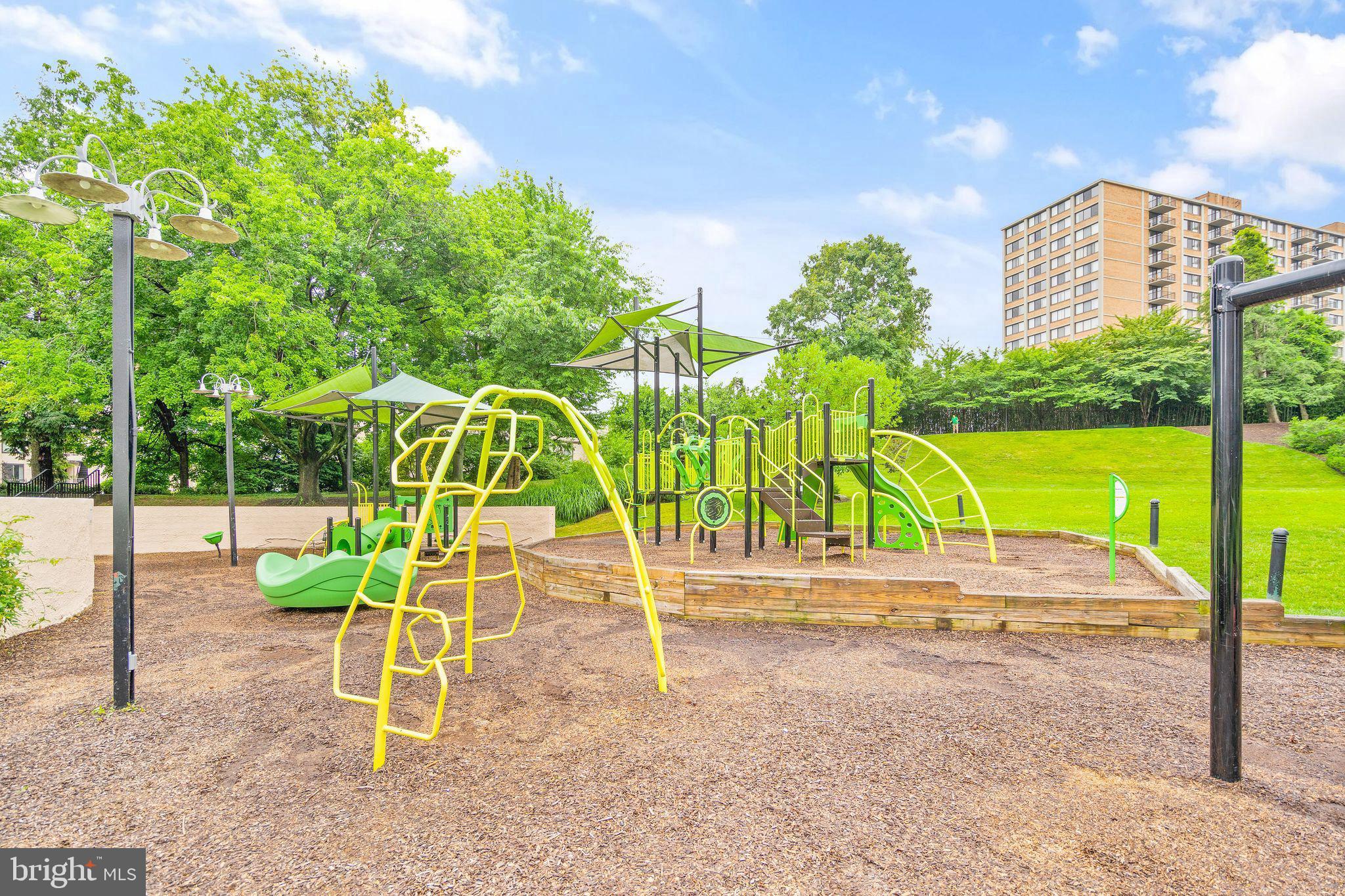 WATERGATE AT LANDMARK - Residential