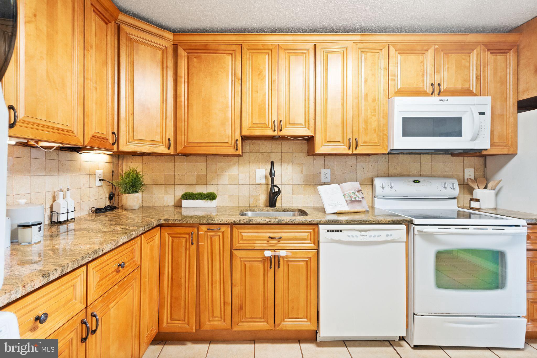 WATERGATE AT LANDMARK - Residential