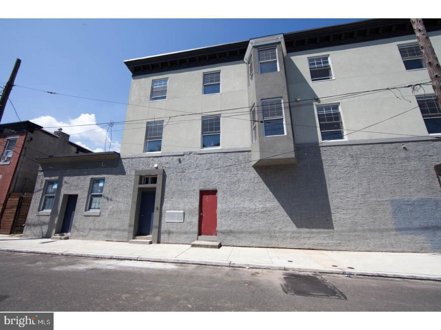 Beautiful newer construction hardwood floor two bedroom two bath apartment.  Easy convenient living with granite counter kitchen and two modern bathrooms.  This location just off Berks is excellent and easy to get into Fishtown, Temple or center city.  This second floor unit has great separation with the bedrooms on each end of the unit.