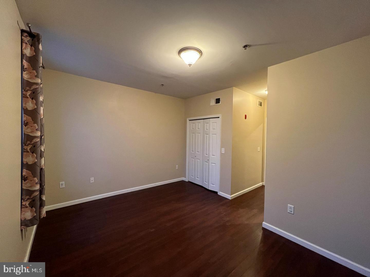 OLDE KENSINGTON - Residential Lease