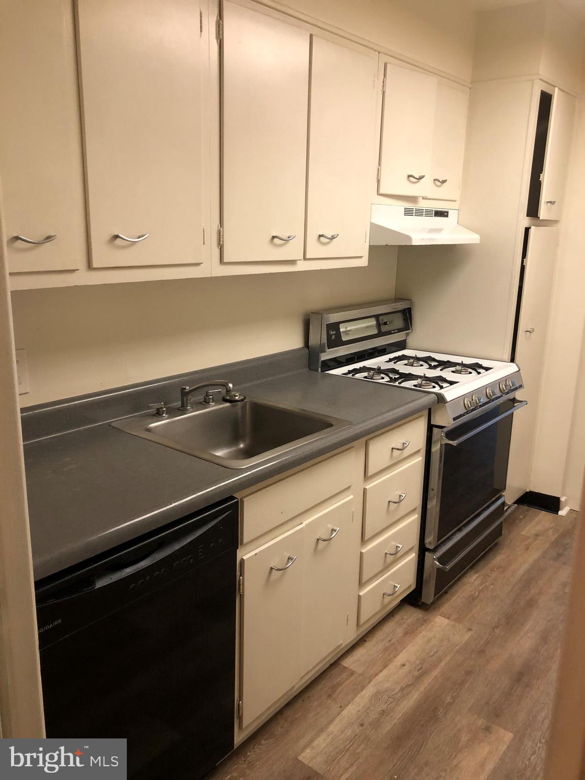 WASHINGTON SQ - Residential