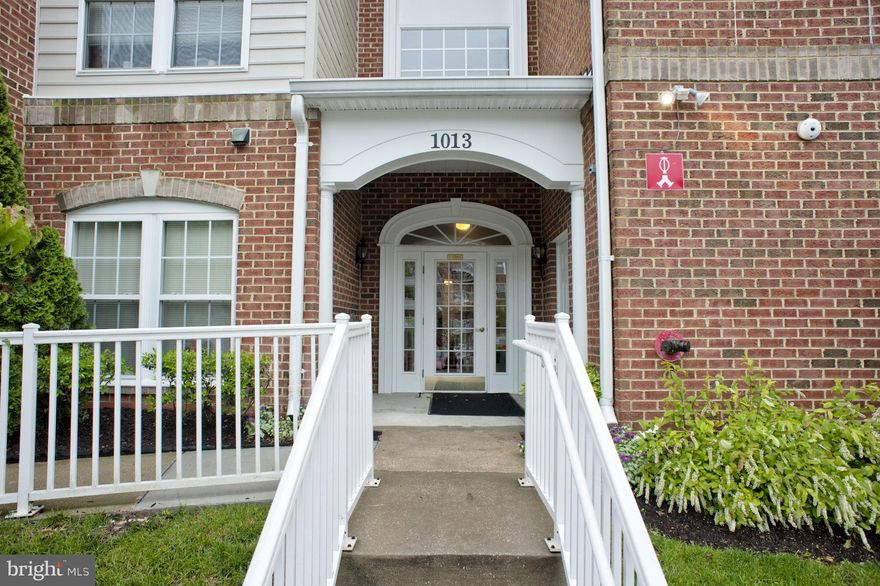 Private Penthouse condo with 16' cathedral ceilings in a 55+ community.  Amenities throughout the home offer refined living- jetted tub, gourmet kitchen, decorative wall niche over the fireplace, & more. Enjoy entertaining in front of the cozy fireplace & the open kitchen or on balcony.. Escape to the expansive MBR w/ sitting area & en-suite bathroom. Don't pay Piney Orchard Fees - Low Condo fees!