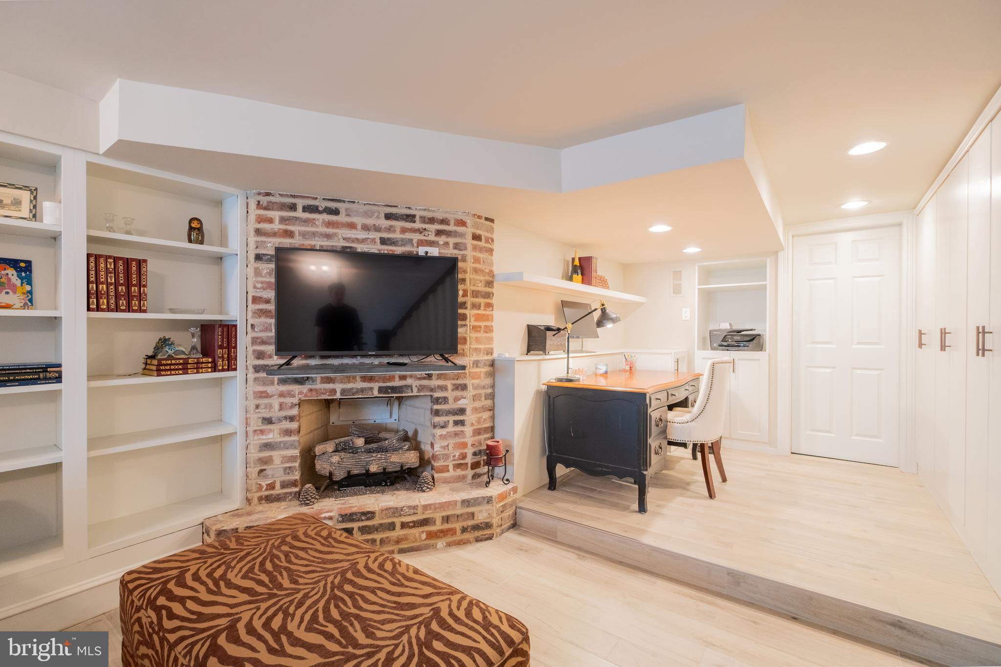 ART MUSEUM AREA - Residential