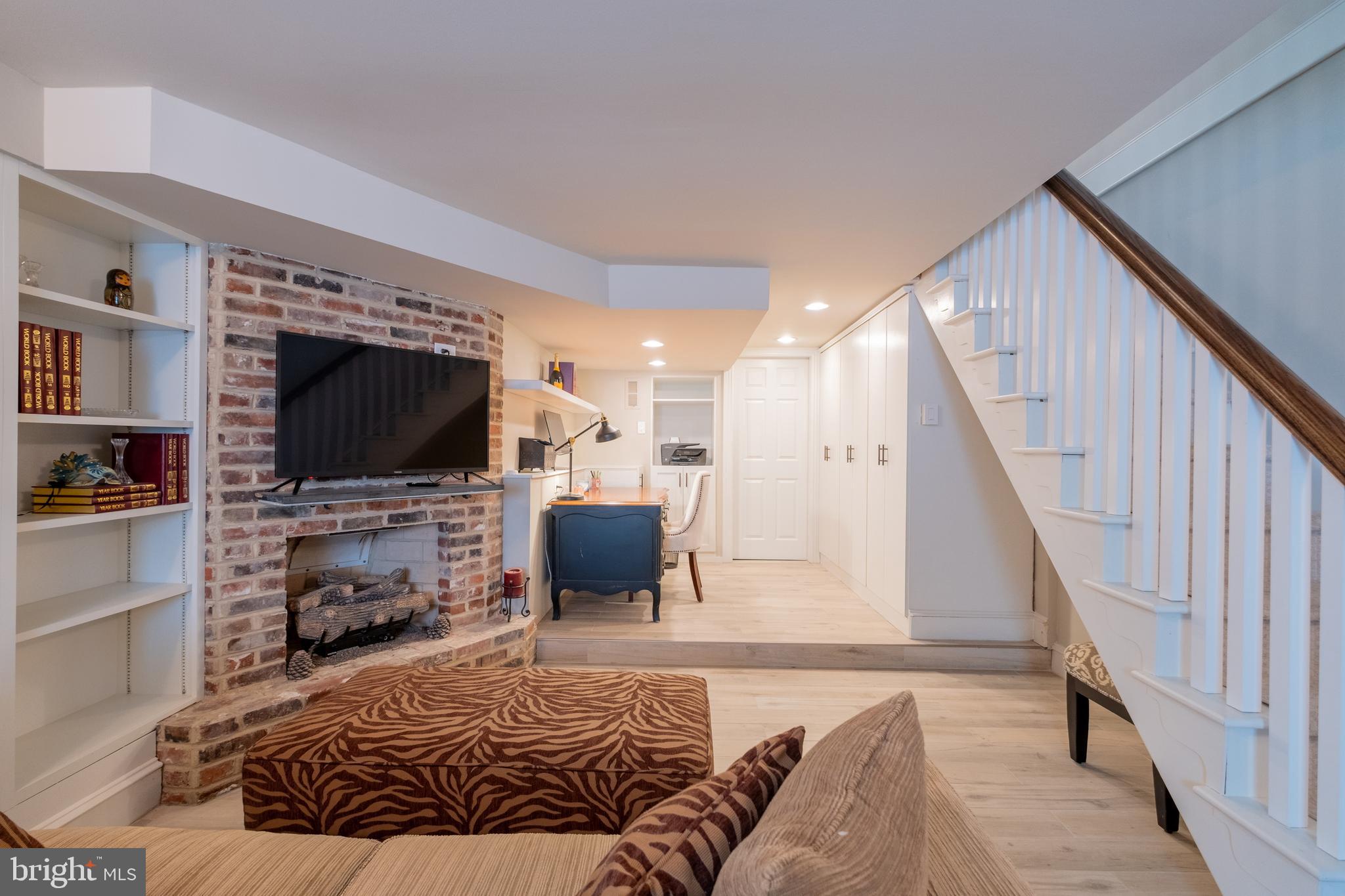 ART MUSEUM AREA - Residential