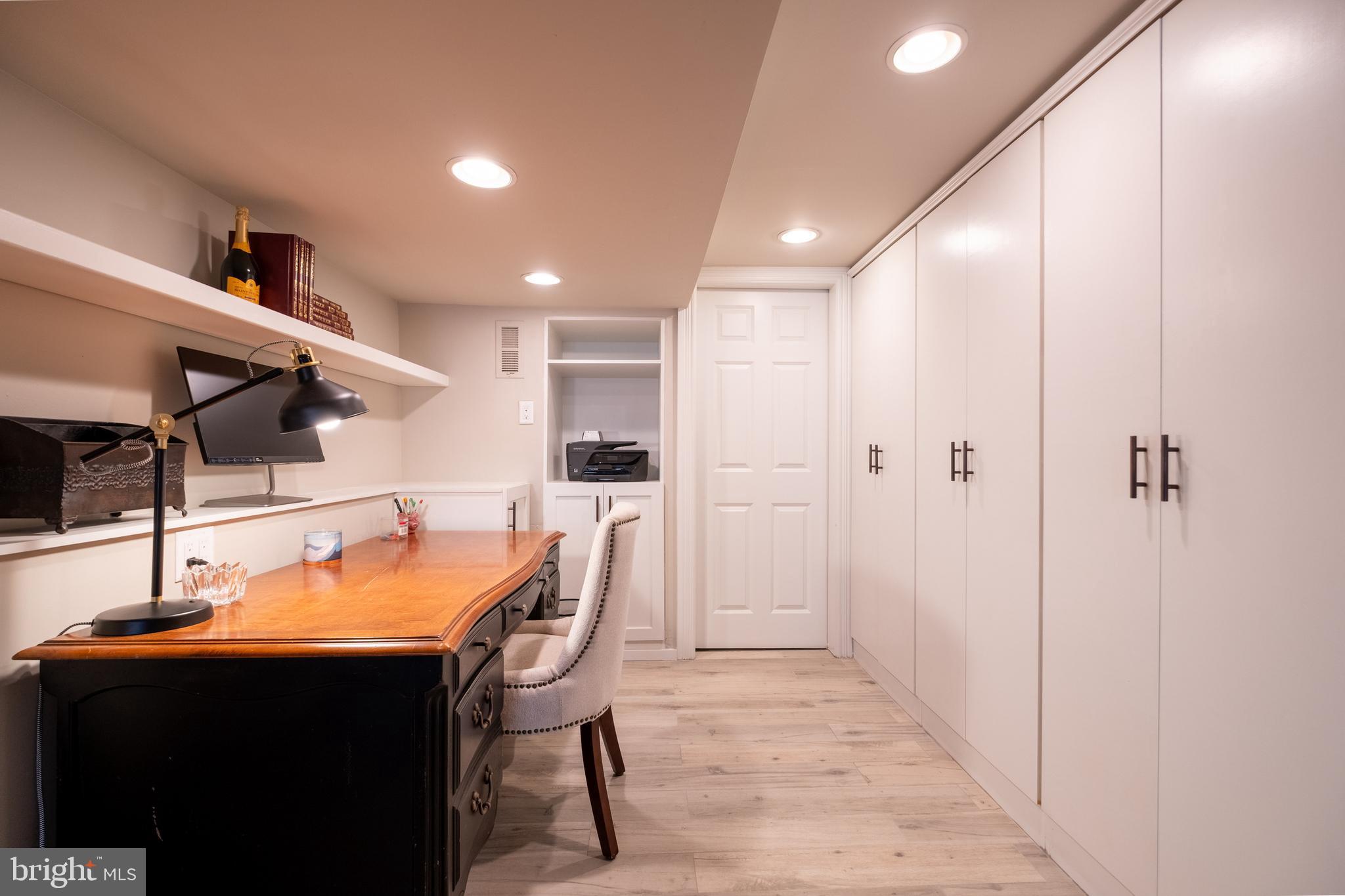 ART MUSEUM AREA - Residential