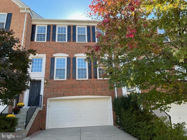 Gorgeous large town-house, 3104 SQFT with large deck. All HARDWOOD floors, 2-CAR garage. 3 level Bump-out. 3 BR, 3.5 BA. Close to Reston, Herndon, Tyson Corner, Fairfax Pkwy, 28, 267 and Rt 7. Mins to COSTCO, Dulles Town Center, shopping areas and restaurants. 6 miles to Dulles International airport with new Silver Line Metro station . Only 5 mins walk to a wonderful 350+ acres Claude More Park with miles of walking trails. Spacious floor plan. lots of natural light and beautiful hardwood floors in the kitchen, dining room and secluded sun-room with double-sided gas fireplace. Granite countertops, custom cabinets and large island. 2nd family room, office and a full bathroom is located on lower level with walk out to fully fenced backyard. It can be easily used as a 4th bedroom. Back to trees and common areas. ** No pets and No smoke.