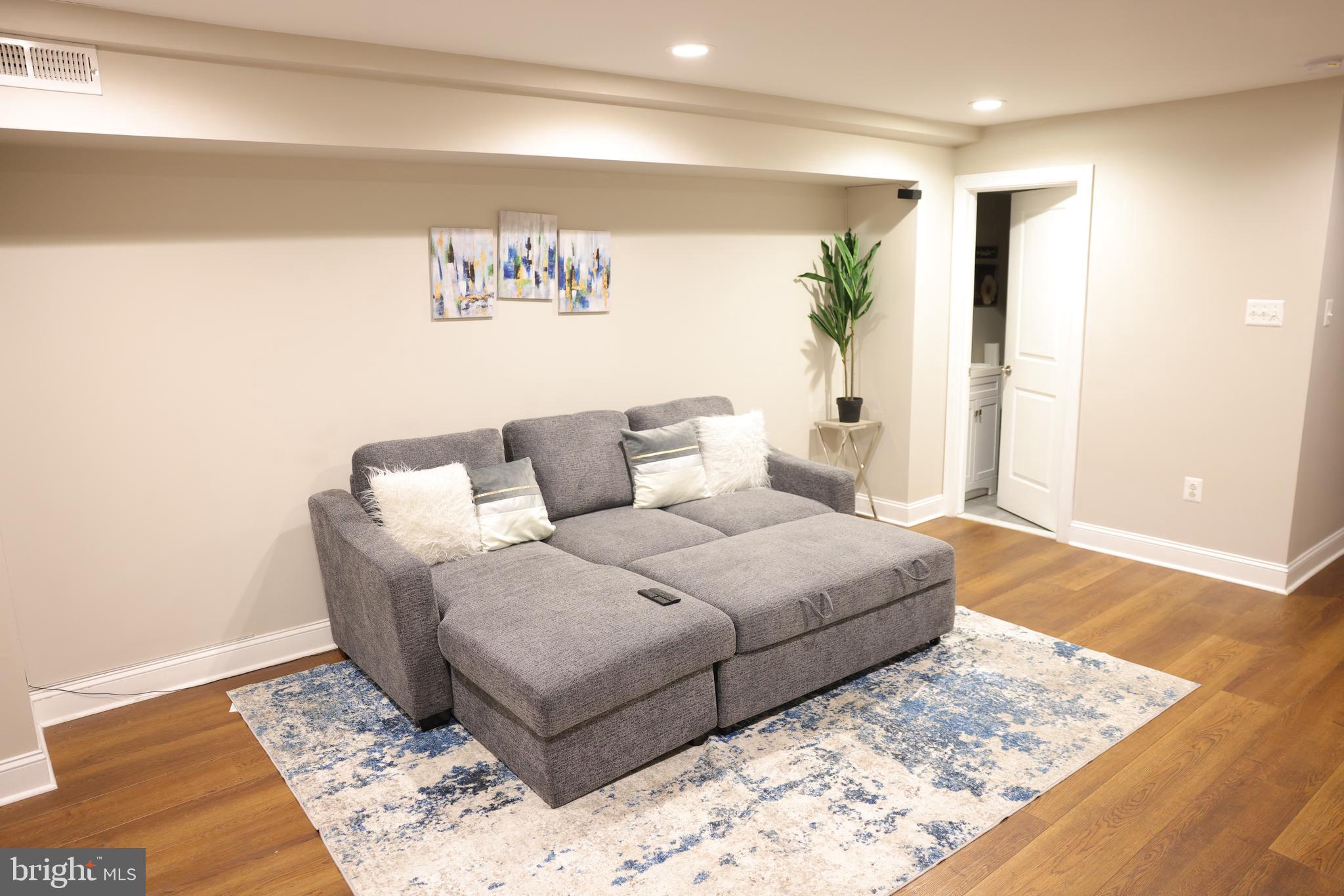 COBBS CREEK - Residential Lease