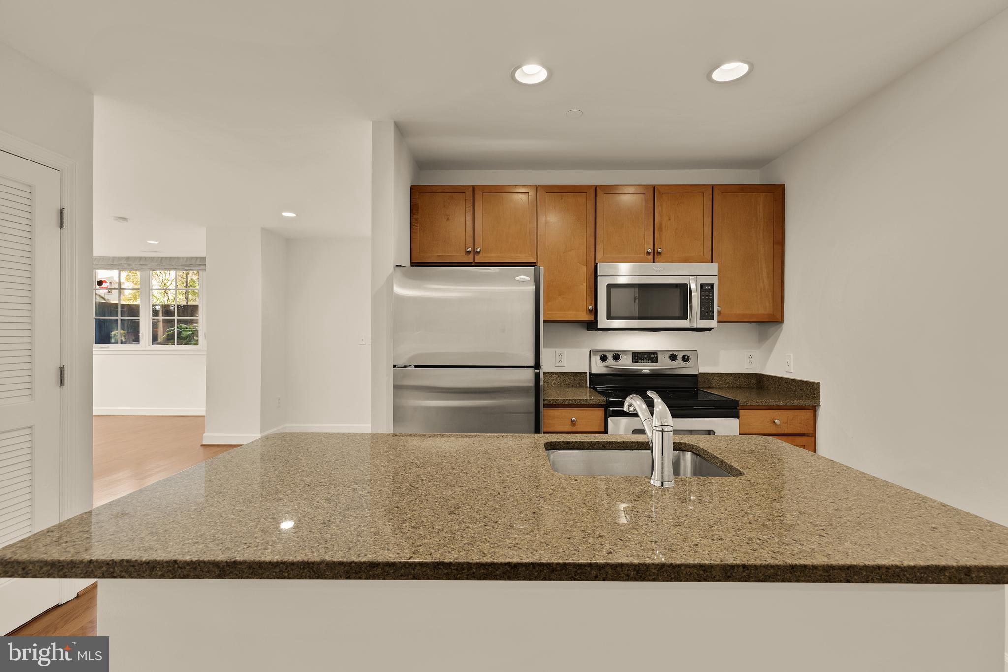 150 V STREET NW VL02