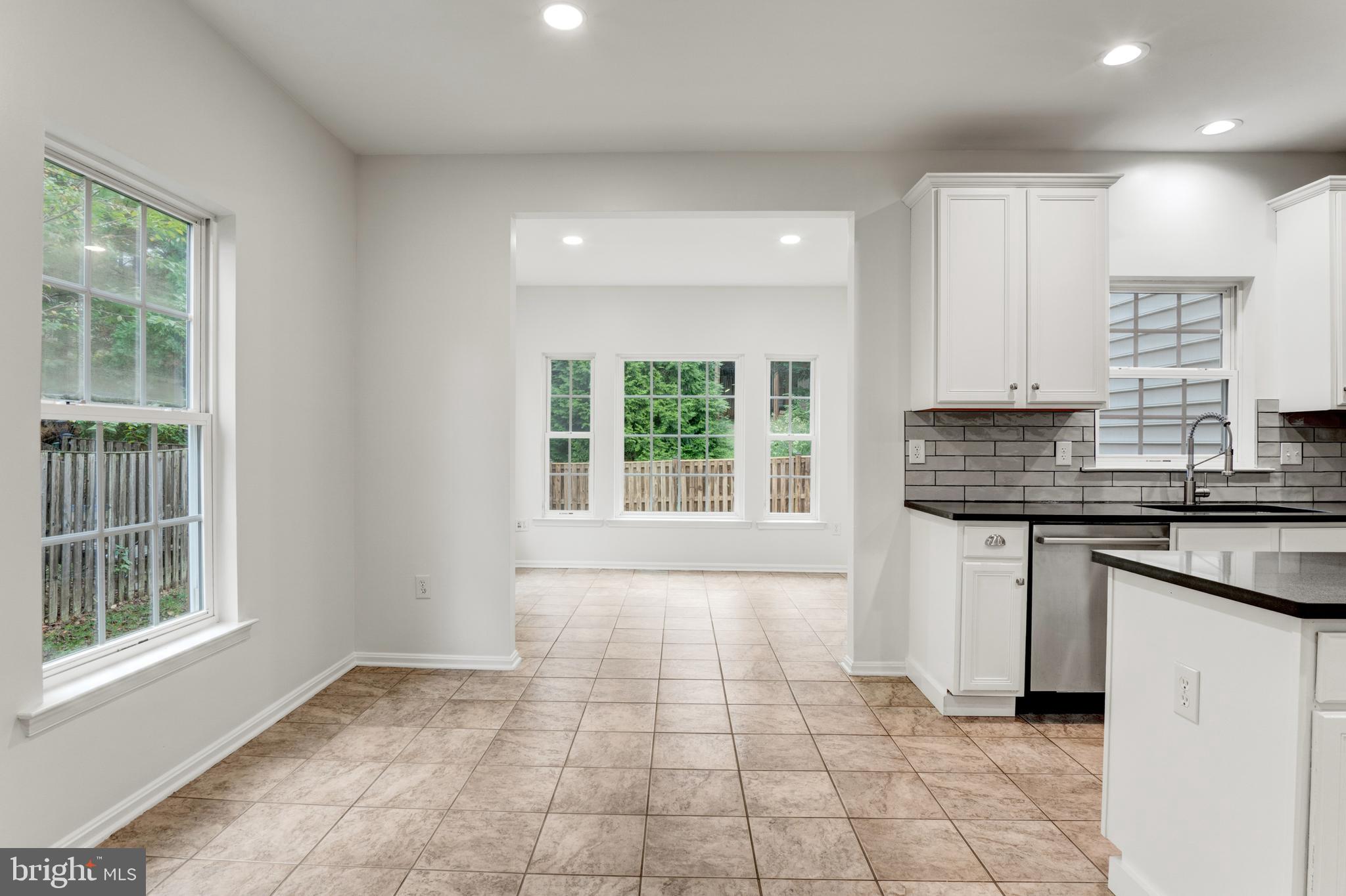 RIVER OAKS - Residential