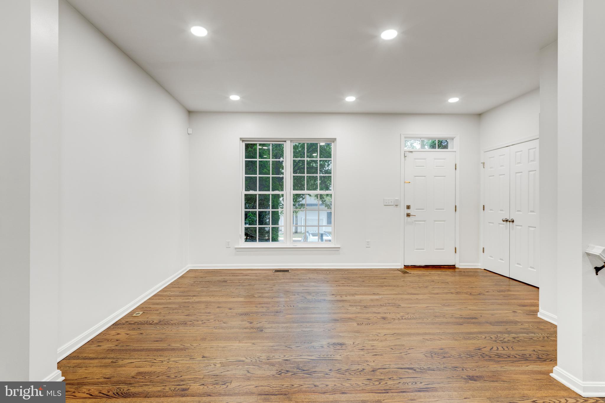 RIVER OAKS - Residential