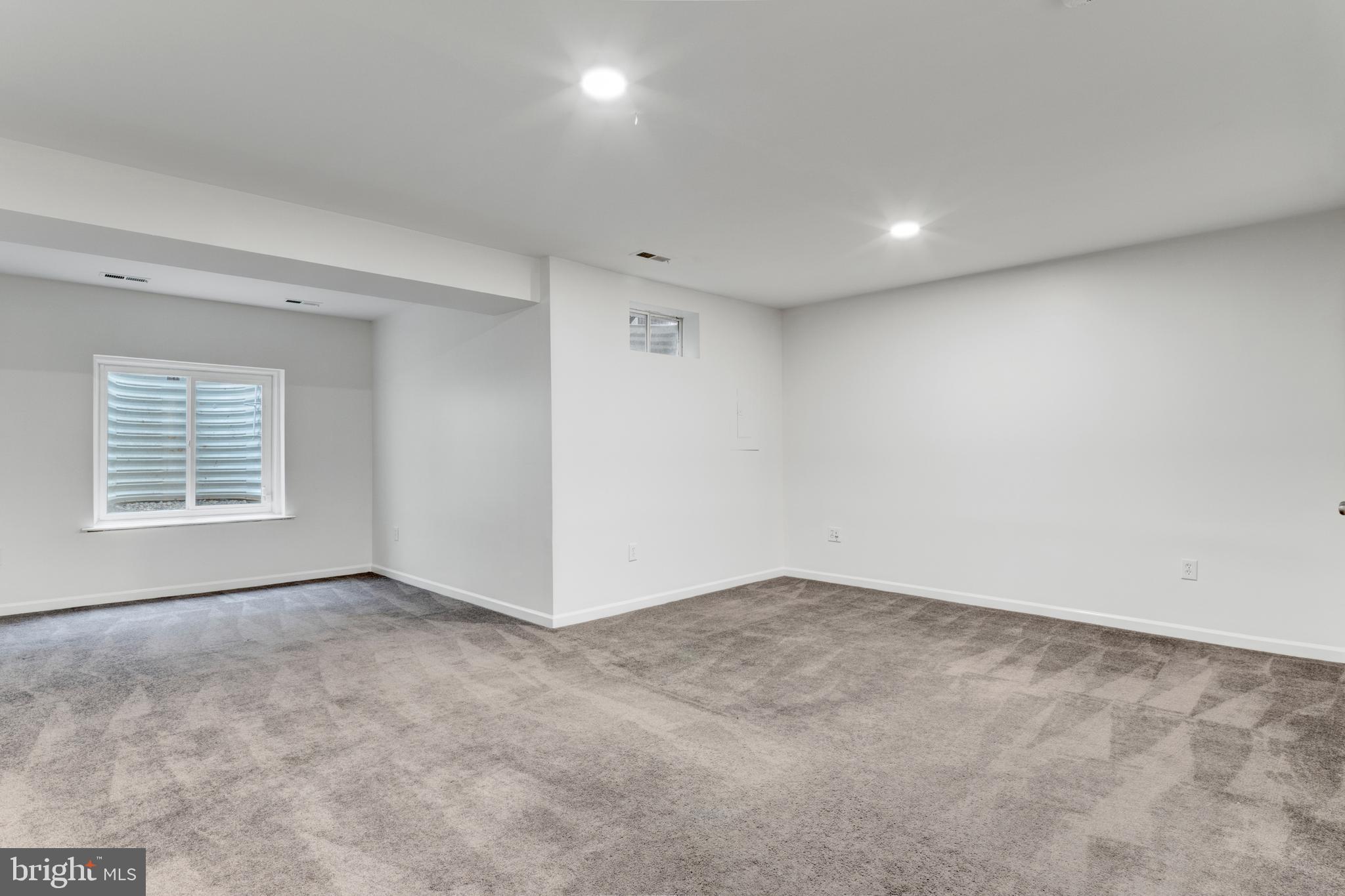 RIVER OAKS - Residential