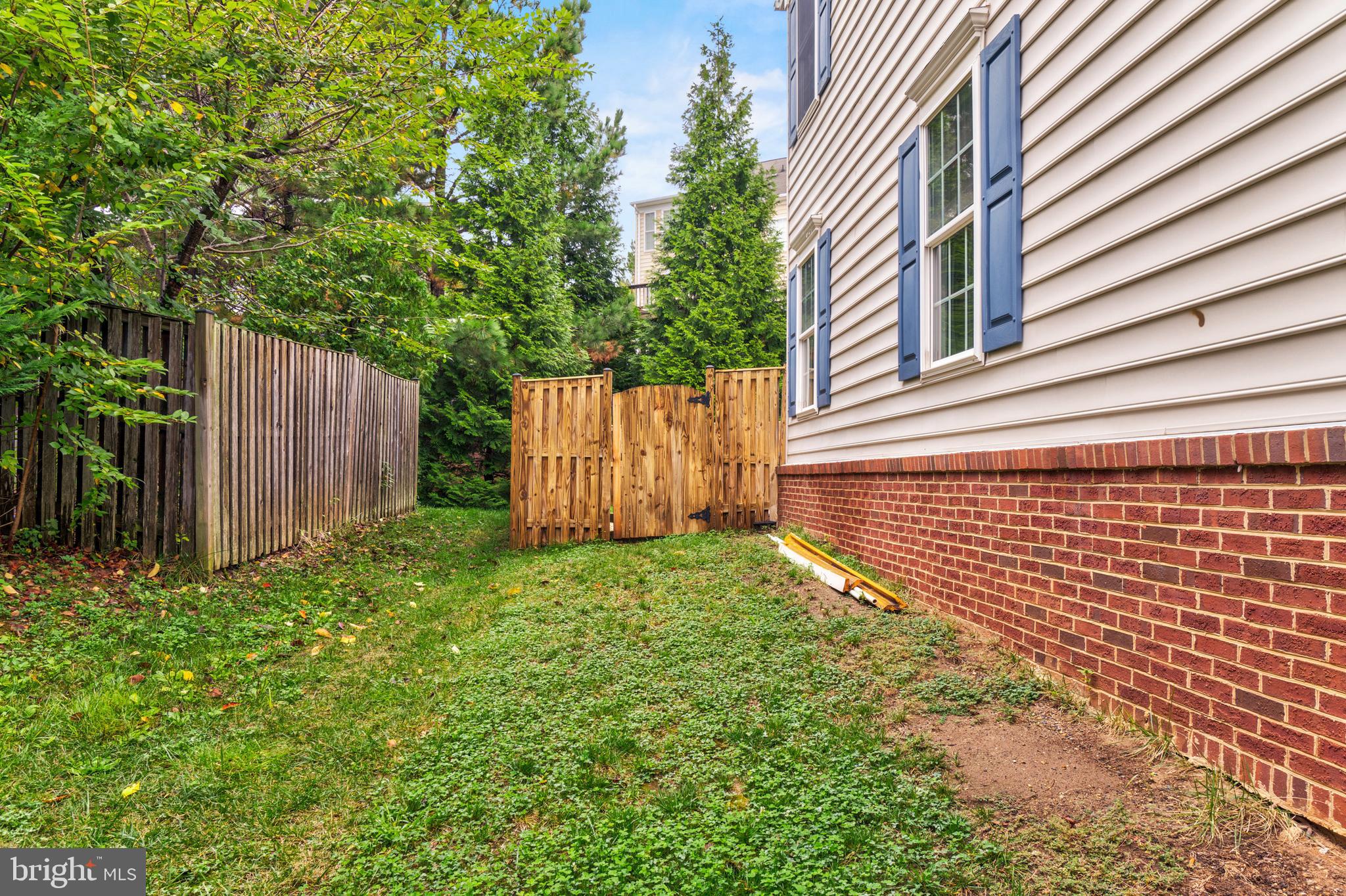 RIVER OAKS - Residential